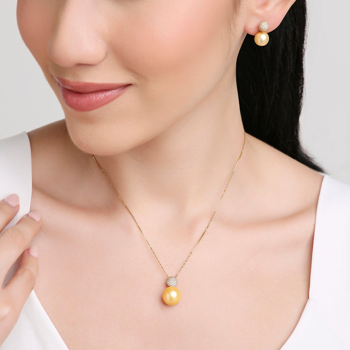 18K Yellow Gold and Diamonds Dome Pendant with Detachable Pearl