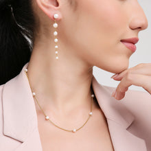 Load image into Gallery viewer, 18K Yellow Gold and Pearl Chain Necklace
