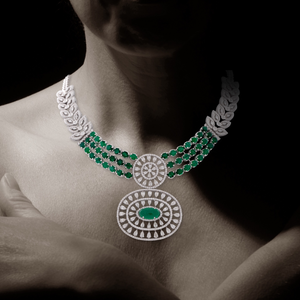 18K White Gold Emeralds and Diamonds Necklace